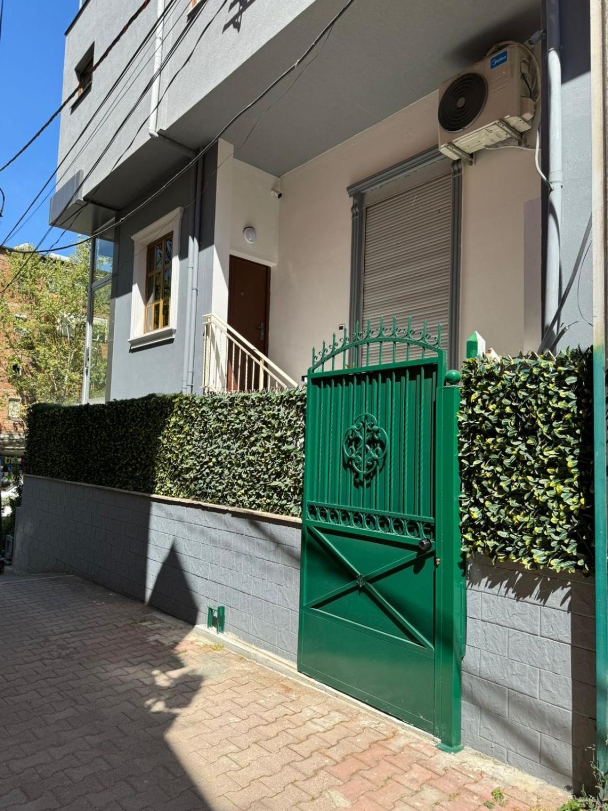 Checkpoint Tirana Apartments Exterior photo